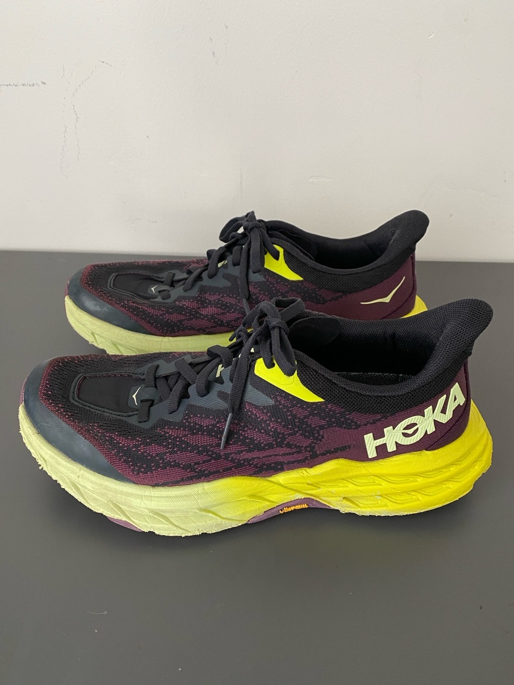 Hoka Women's Speedgoat 5 All Terrain Trail Running Shoes 7.5B Purple & Yellow